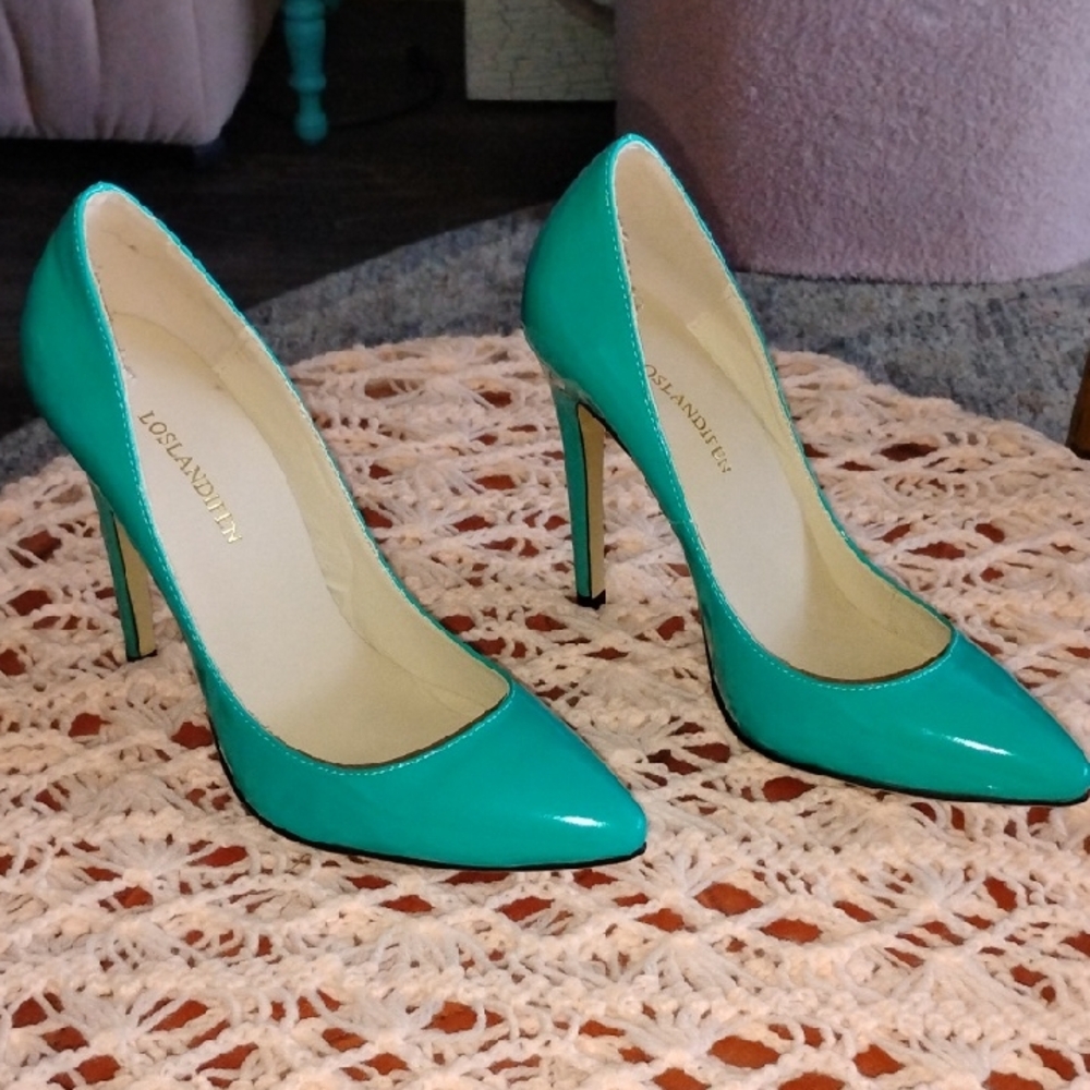Vibrant Green Pointed Toe Heels